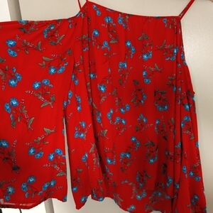 Cold Shoulder top w/bell sleeves